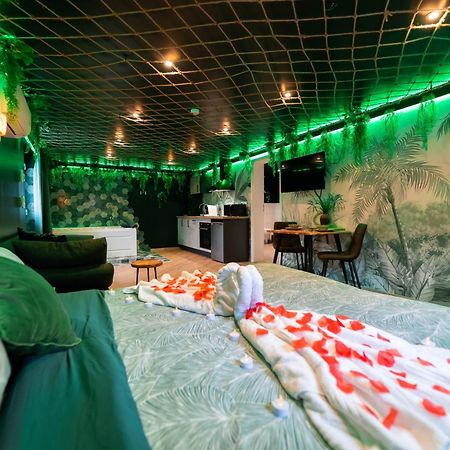 L'Oasis Tropicale, Jacuzzi, Love Room Roppenheim Exterior foto