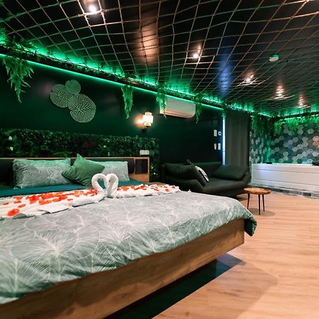 L'Oasis Tropicale, Jacuzzi, Love Room Roppenheim Exterior foto